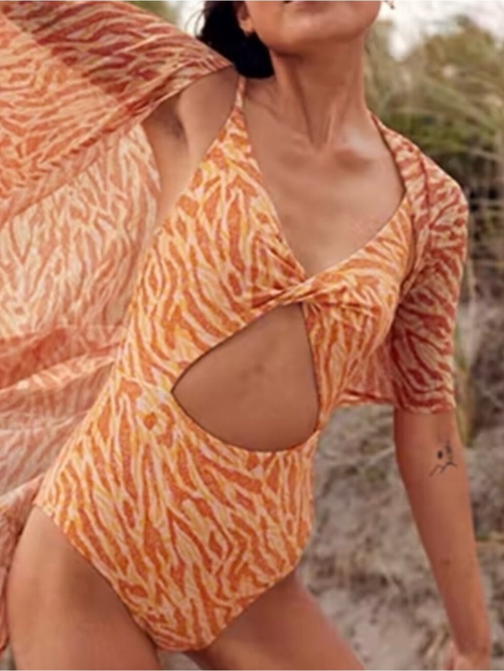 Aerie Twist Front Cutout One Piece Swimsuit in Large Long